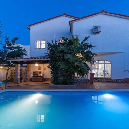 Sm21-big House In The Villa *